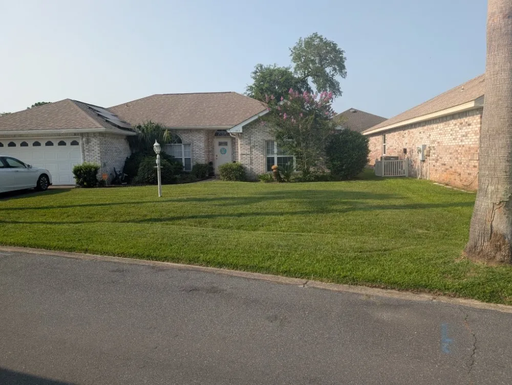 Custom yard maintenance experts serving Navarre, FL - Heavenly Lawn Services