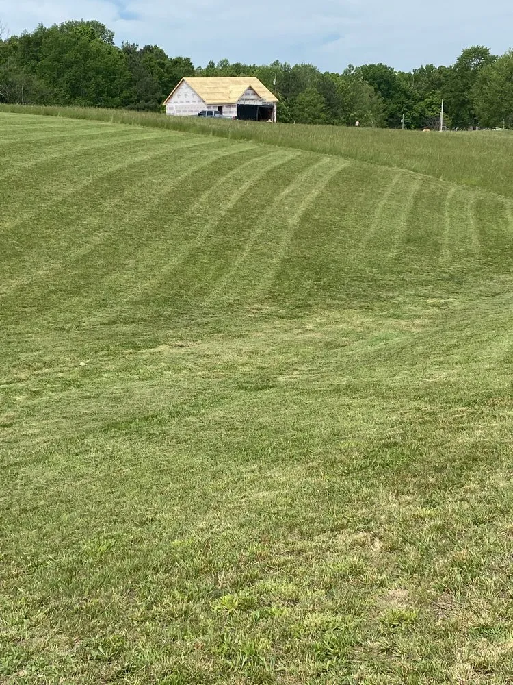 Expert lawn care service in Dickson, TN - Heavens Dohr Lawn Services