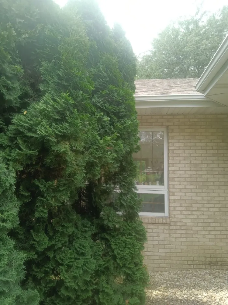 Professional garden landscaping experts serving Merrillville, IN - Heaven's L&L