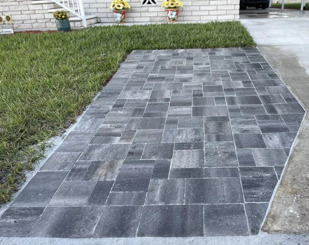 Custom yard maintenance experts serving Zephyrhills, FL - Heavenscapes Contractors