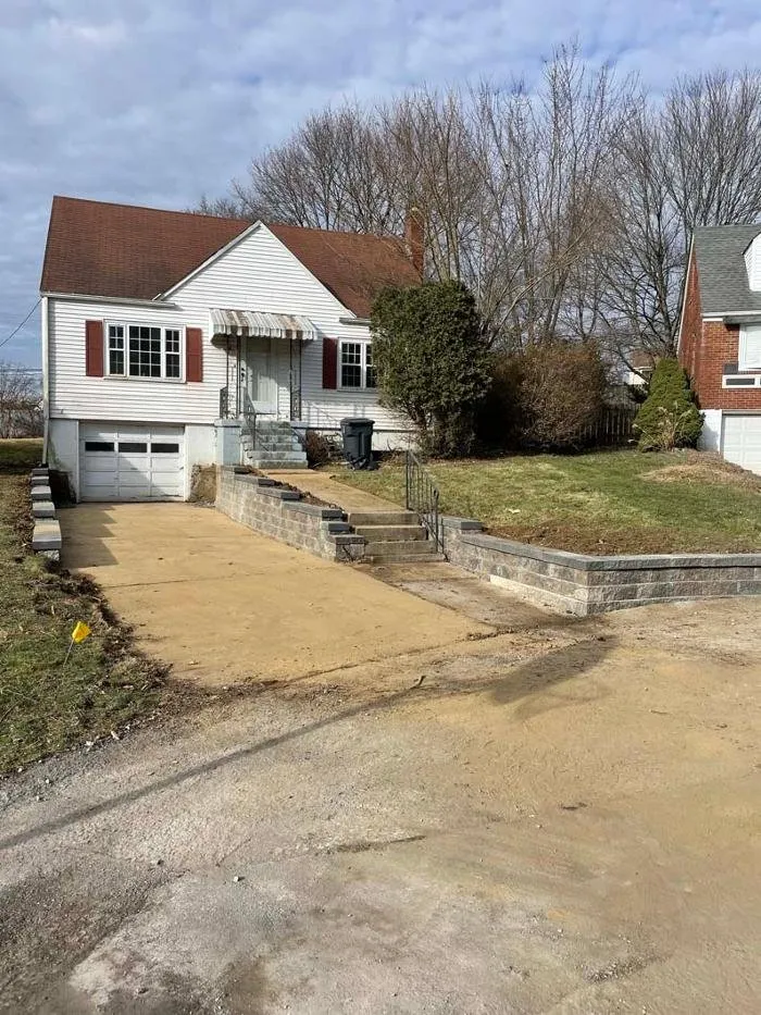 Custom yard maintenance in Donora, PA by Heavy Weight Builders