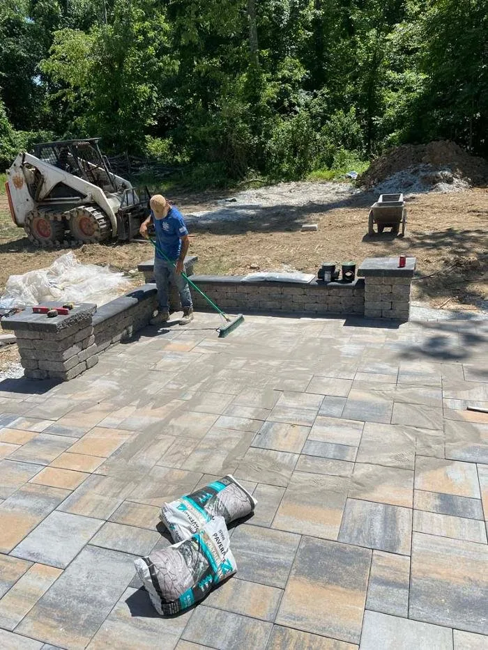 Trusted lawn care service experts serving Donora, PA - Heavy Weight Builders