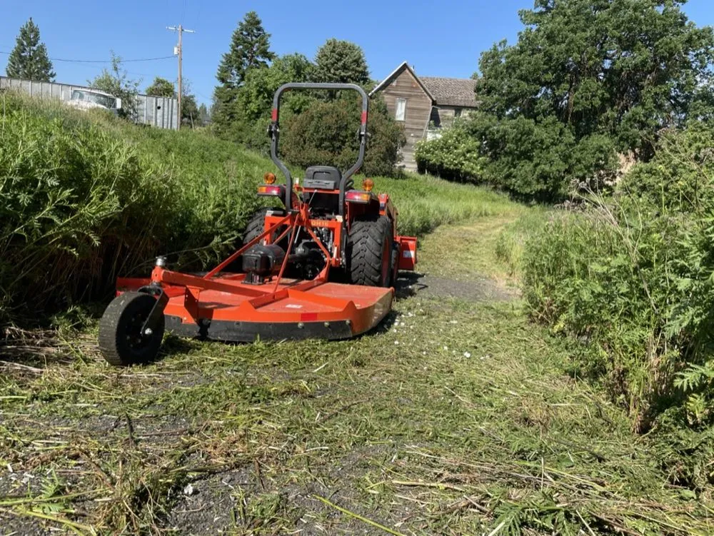 Reliable yard maintenance for beautiful yards in Newman Lake, WA by Hecker