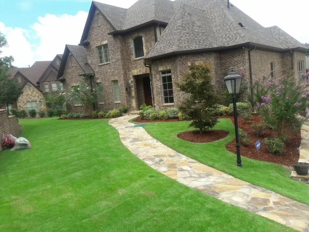 Reliable garden landscaping in Birmingham, AL by Hector Lawn Care