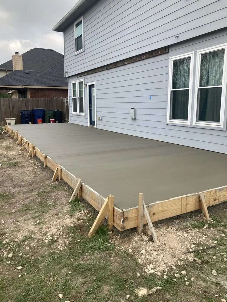 Expert landscape installation for homes in Pflugerville, TX by Hector Lawn Services