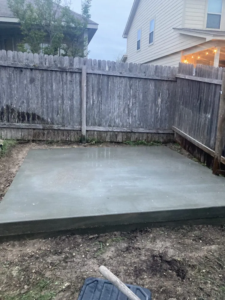 Reliable yard cleanup service in Pflugerville, TX by Hector Lawn Services