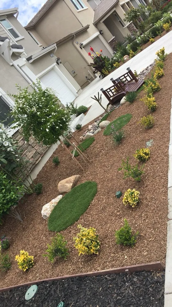 Custom yard maintenance in San Fernando, CA by Hectors Landscape & Gardens