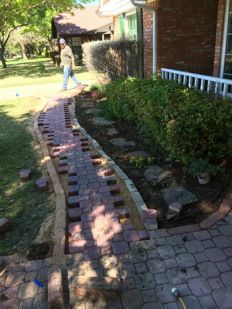Local garden landscaping experts serving Euless, TX - Hectors landscaping