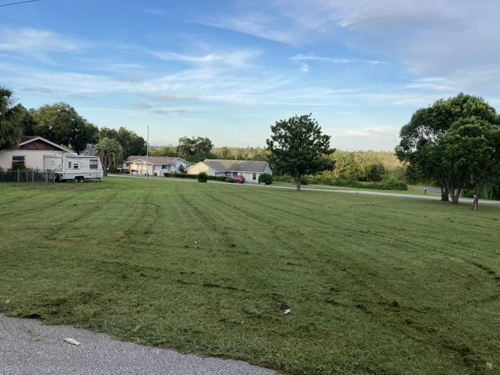 Reliable outdoor landscaping in Leesburg, FL by Hector’s Landscaping