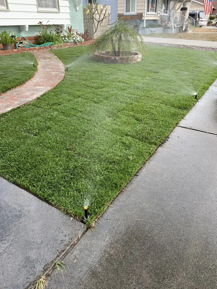 Professional lawn mowing service in Hawaiian Gardens, CA - Hector’s Landscaping Services
