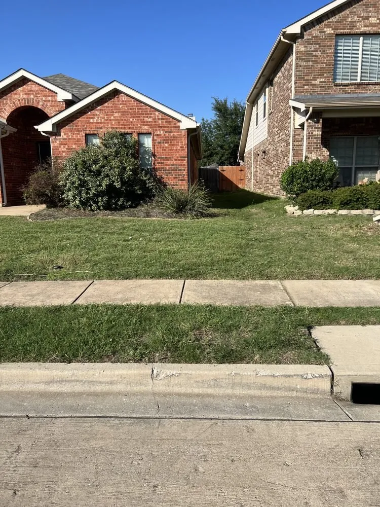 Top-rated garden landscaping for residential properties across Brownsboro, TX - Hector’s Lawn Care Services