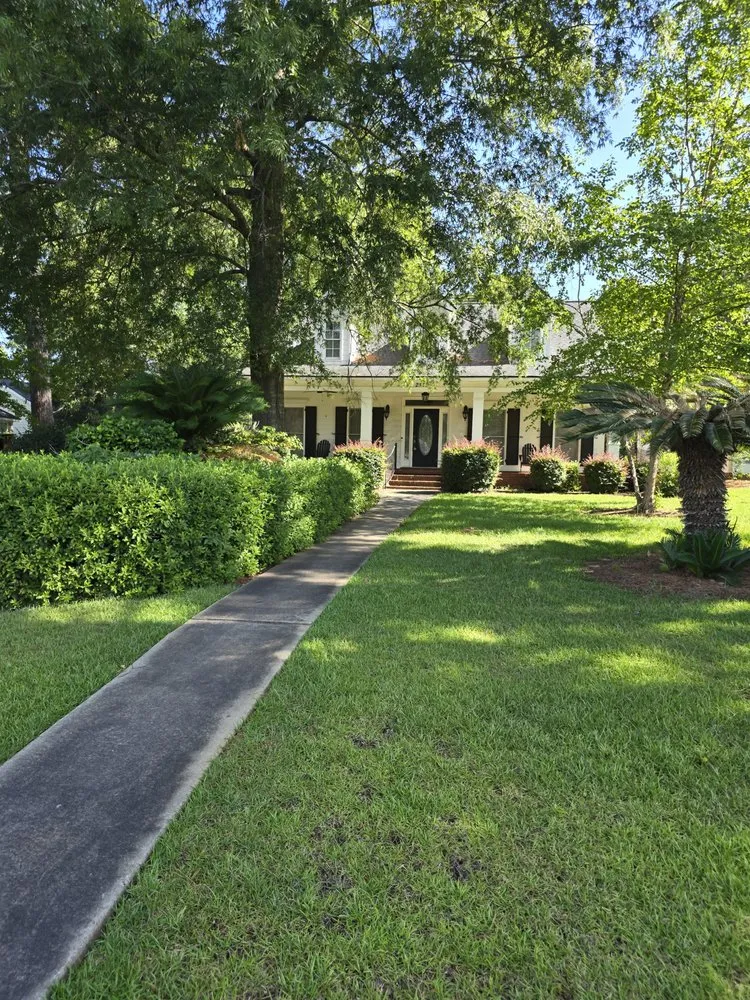 Top-rated landscape installation for outdoor upgrades in Albany, GA by Hedge N Edge Lawn