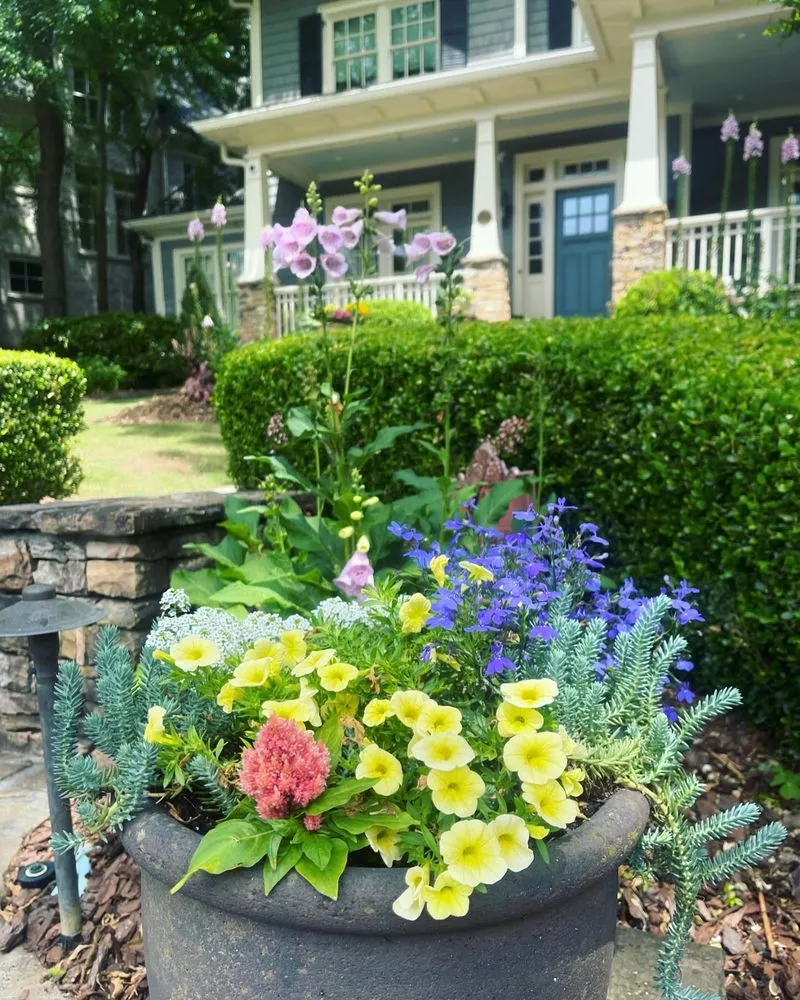 Reliable garden landscaping in Atlanta, GA by Hedges and Edges Landscaping