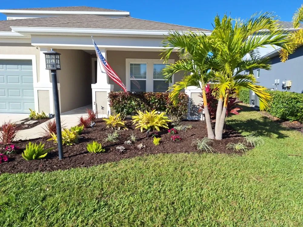 Affordable yard cleanup service with custom design in Sarasota, FL by Hedgez Plus