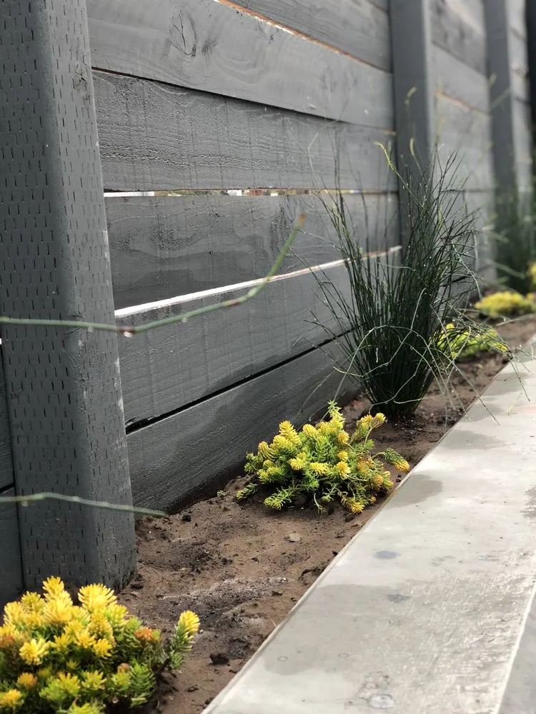 Affordable lawn mowing service in Sacramento, CA - HeedeLand