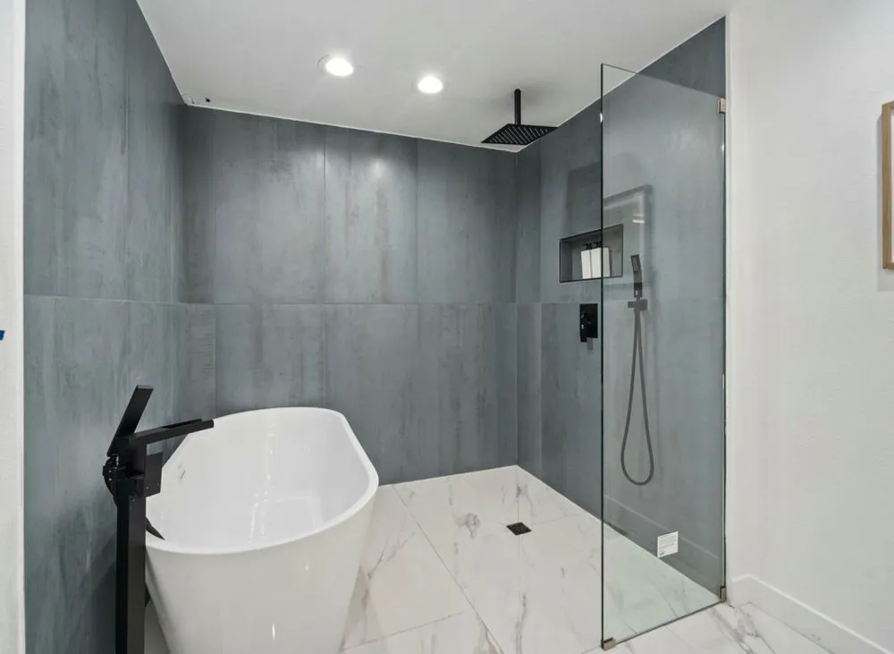 Top-rated landscape installation with custom design in Woodburn, OR by Hefes Lawn & Construction