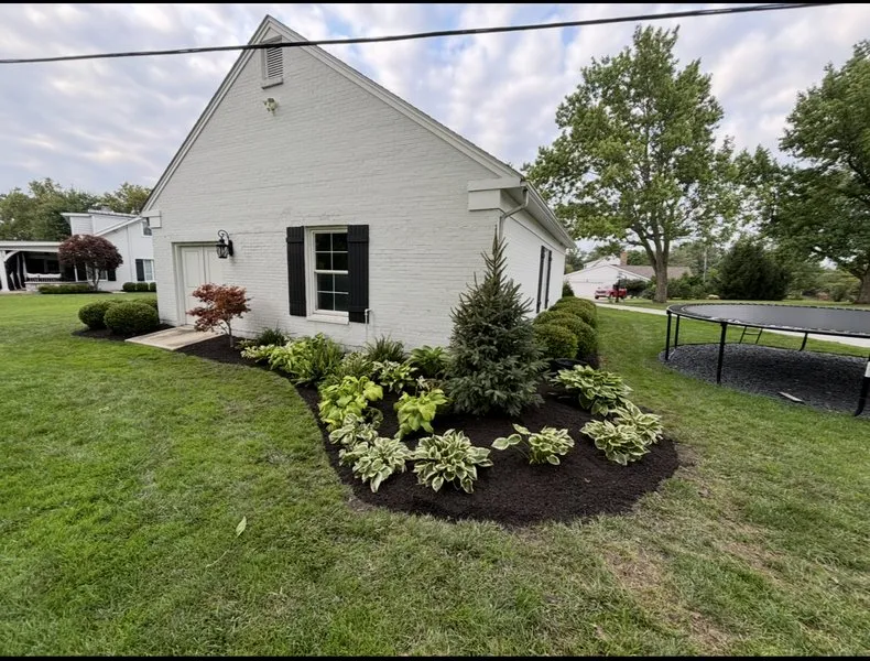 Custom outdoor landscaping experts serving Lima, OH - Hefner Outdoor Maintenance Enterprise