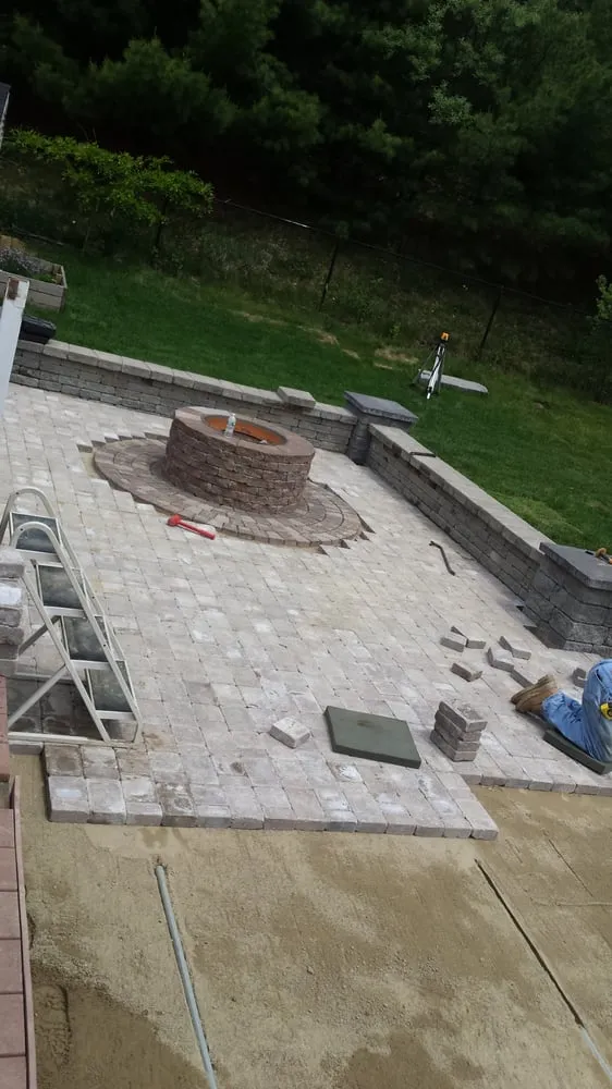 Top-rated outdoor landscaping for beautiful yards in Mendon, MA by Heidrea Construction