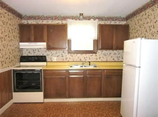 Trusted lawn mowing service with custom design in Mendon, MA by Heidrea Construction