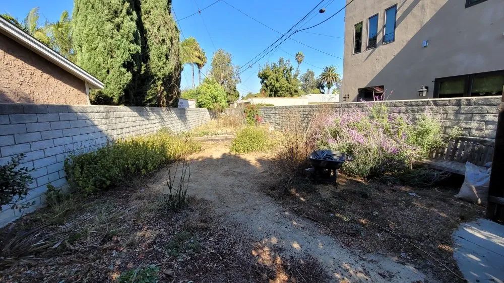 Reliable garden landscaping experts serving Los Angeles, CA - Heights Landscape