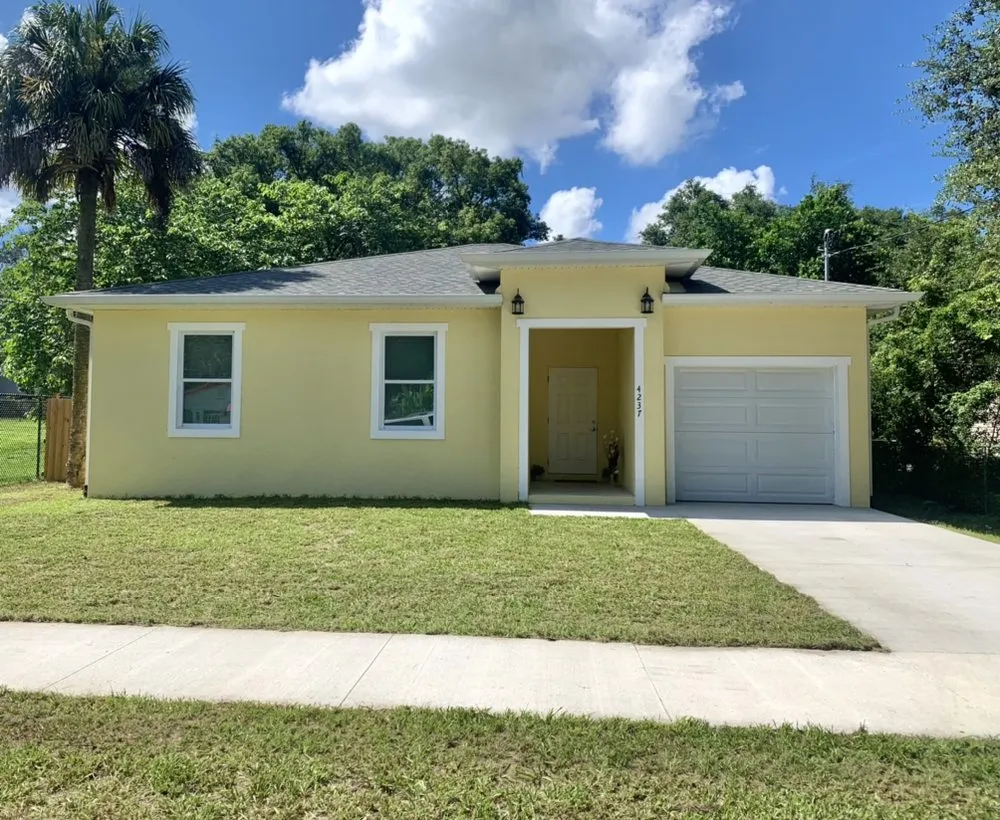 Affordable landscaping services for beautiful yards across Tampa Bay, FL - Heights Lawn care