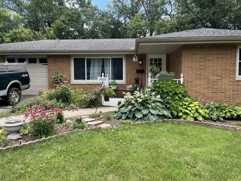 Expert garden landscaping experts serving Peoria, IL - Heinlein Enterprises