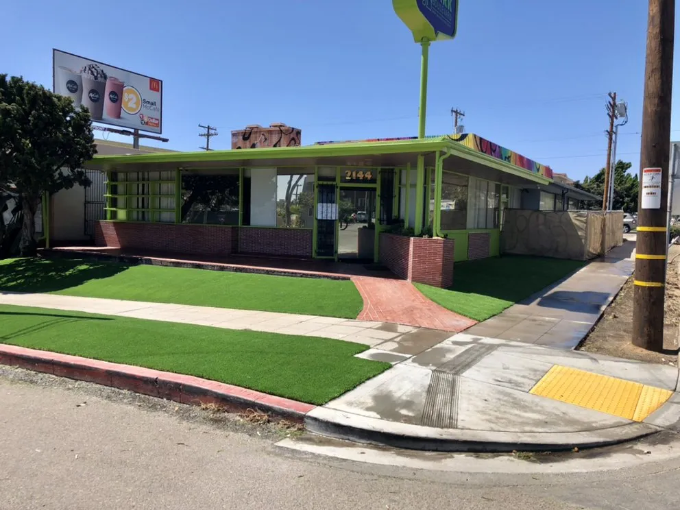 Reliable yard maintenance in Spring Valley, CA by Helix Dreamscapes