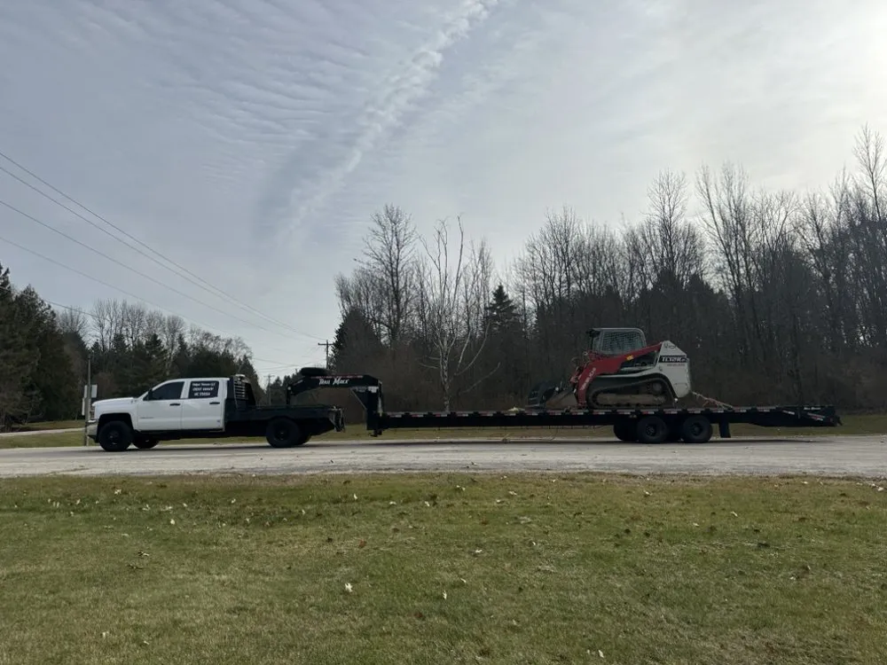 Trusted yard cleanup service for beautiful yards across Manitowoc, WI - Helper Hansen