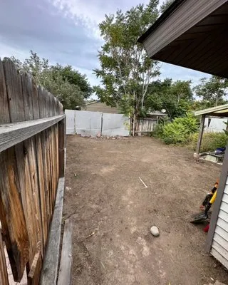 Helpful Hands Maintenance Services Logo