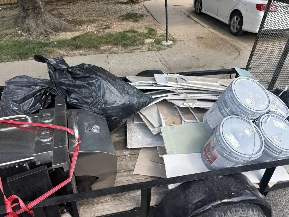 Expert yard maintenance for homes across Kansas City, MO - Helping Hand