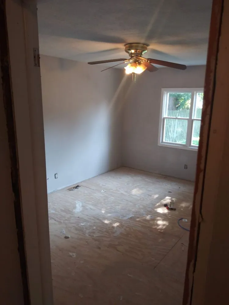 Affordable yard cleanup service for beautiful yards across Elyria, OH - Helping Hands All Season Services