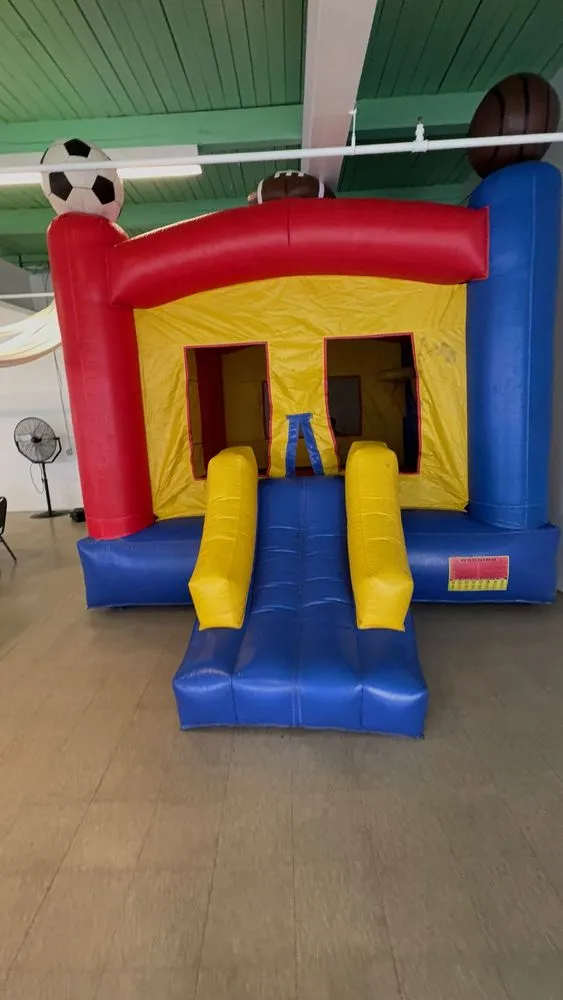 Local yard cleanup service for homes in Philadelphia, PA by Helping Hands and more