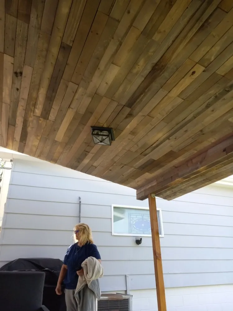 Top-rated yard cleanup service in Scottsbluff, NE - Helping Hands Cleaning Service