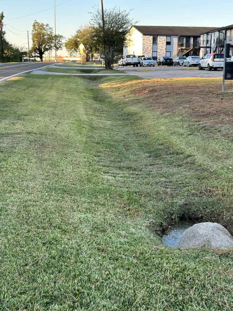 Custom landscape installation near you across Diboll, TX - Helping Hands