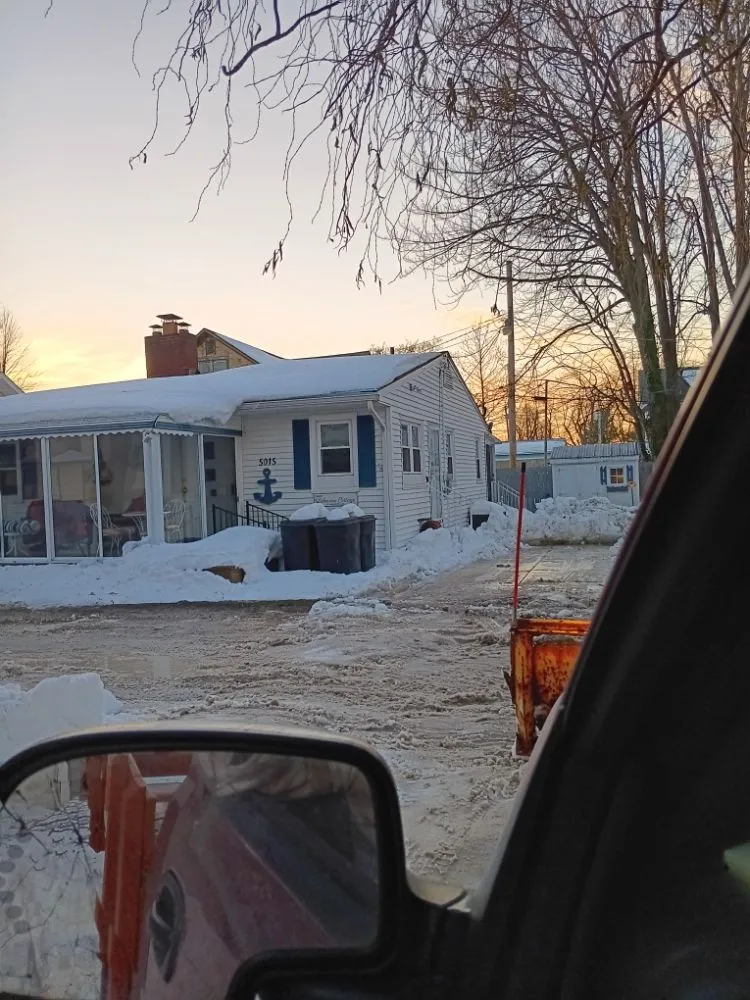 Affordable yard maintenance in Ashtabula, OH by Helping Hands Property Maintenance