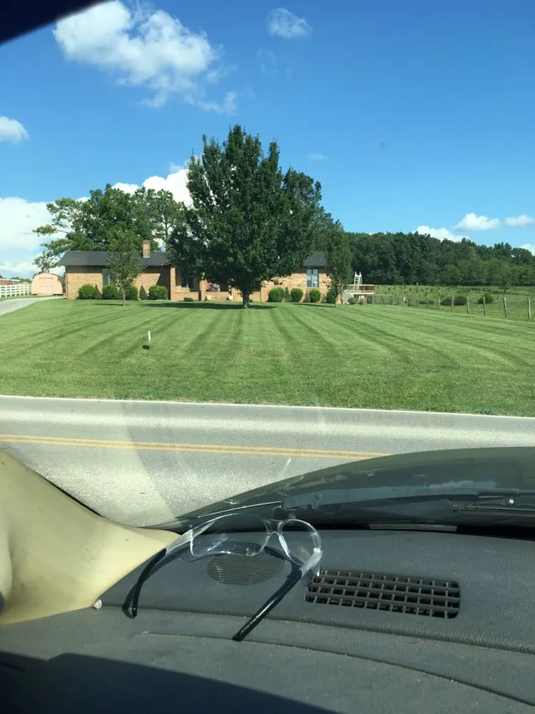 Expert residential landscaping experts serving Shelbyville, TN - Heltons Lawn Care