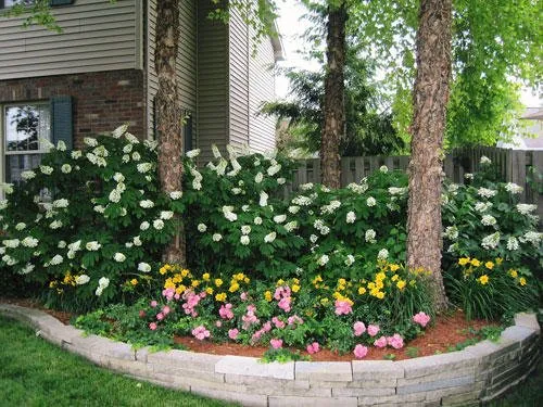 Custom outdoor landscaping experts serving Jacksonville, IL - Hembrough Tree & Lawn Care