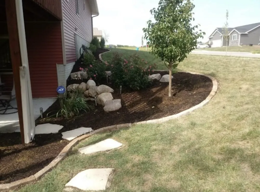 Professional lawn mowing service in Des Moines, IA - Hemphill's Lawn And Landscape