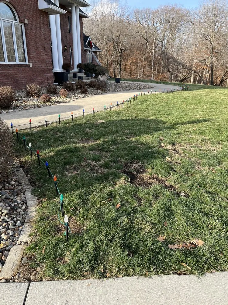 Professional garden landscaping in Des Moines, IA by Hemphill's Lawn And Landscape