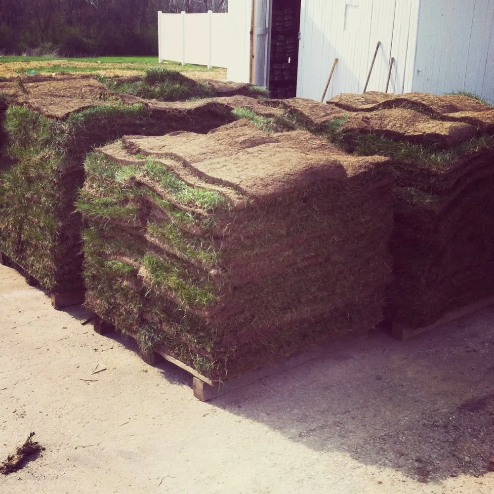 Professional garden landscaping in Springboro, OH by Henderson Turf Farms