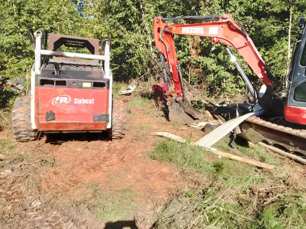 Custom outdoor landscaping experts serving Buffalo, SC - Henderson's Grading & Landscaping