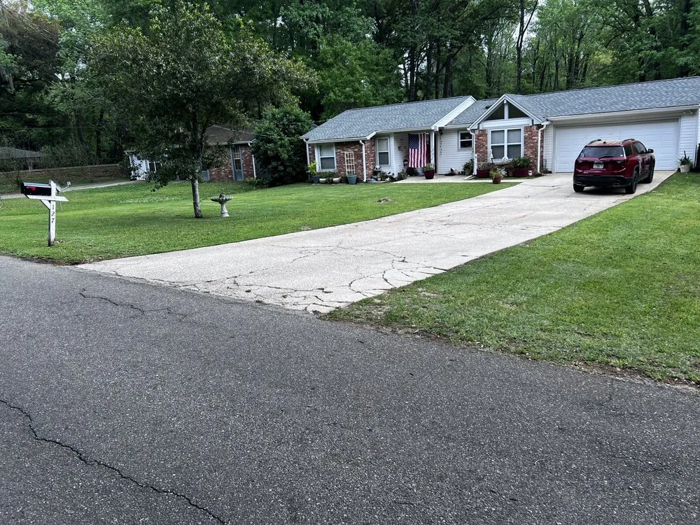 Local yard cleanup service in Tallahassee, FL - Hendricks Lawn & Landscape