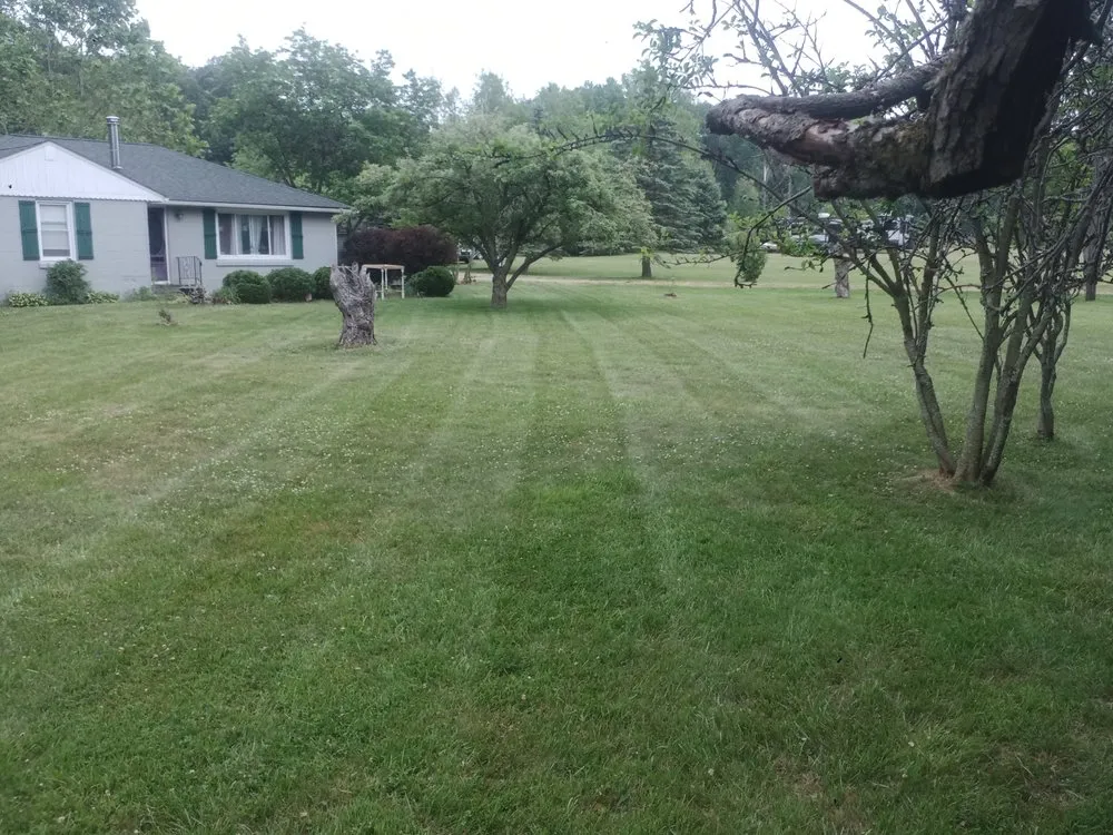 Top-rated residential landscaping experts serving Elyria, OH - Hendricks Mowing