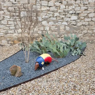 Hennard Contracting Logo