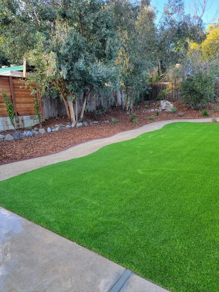 Local yard maintenance in Reseda, CA - Henriquez Landscaping