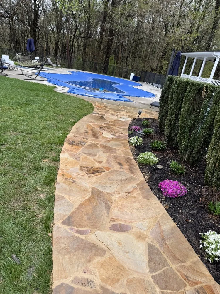 Affordable lawn mowing service in Fairmount Heights, MD by Henriquez Mansory