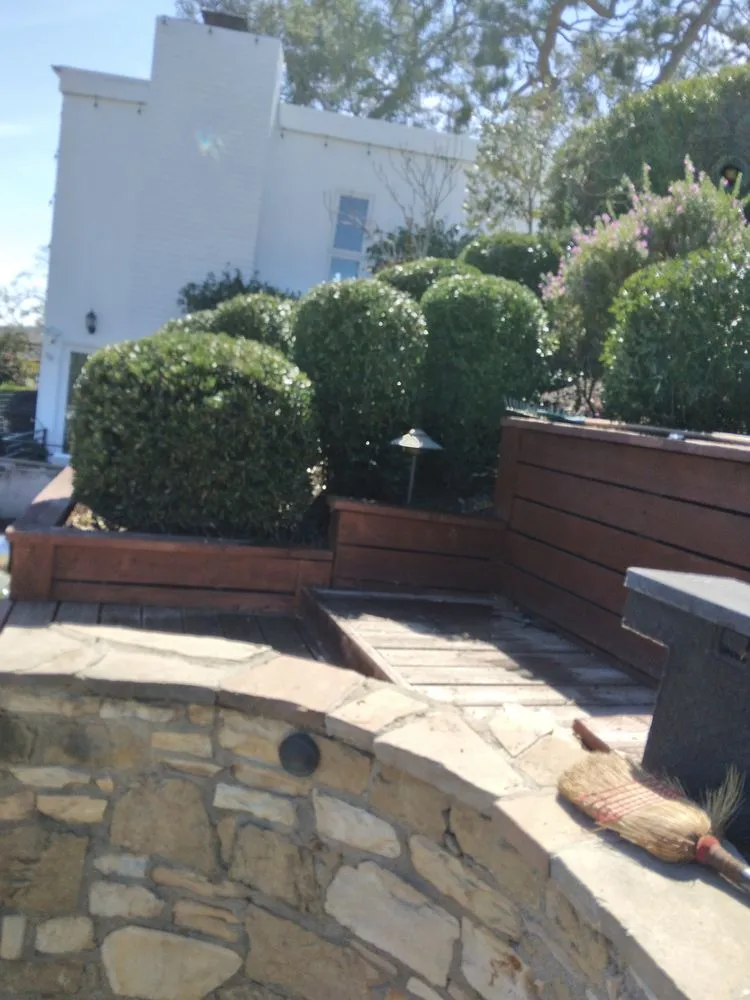 Reliable landscape design for beautiful yards in Los Angeles, CA by Henry Gardening