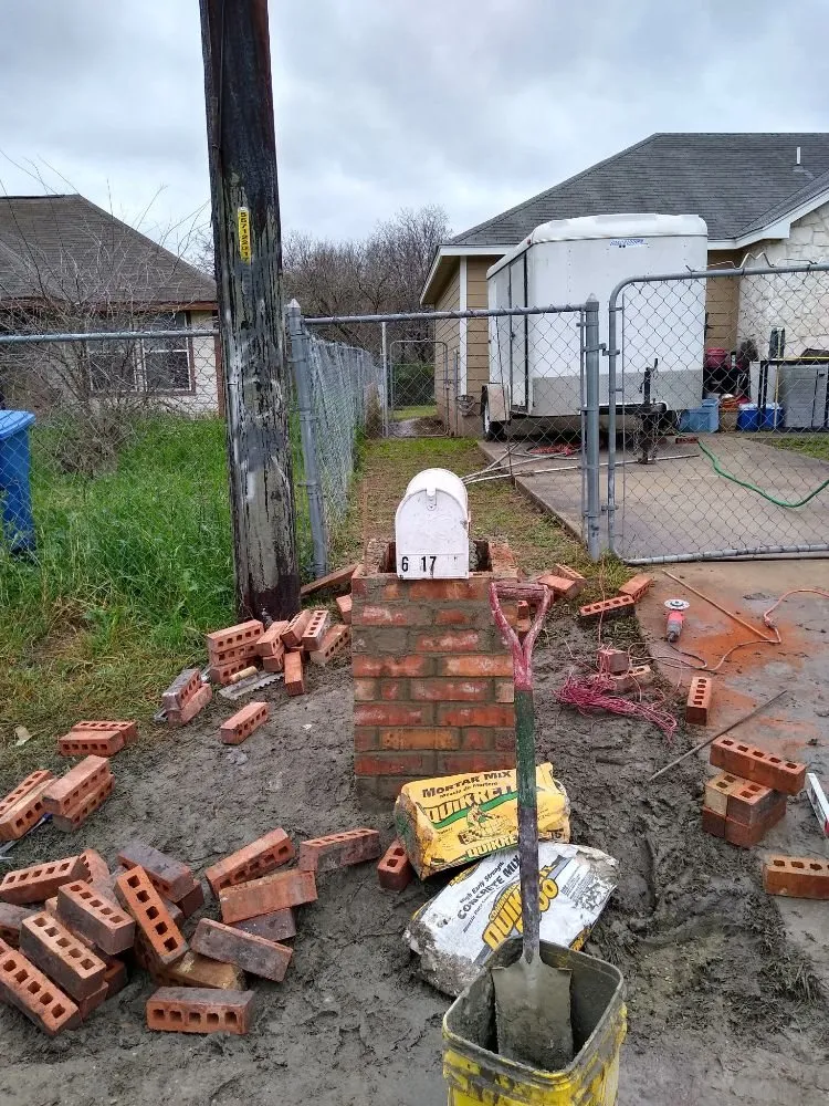 Professional landscaping services in San Antonio, TX - Henry Giraldo Lawn Services