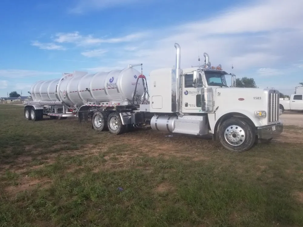 Top-rated yard cleanup service in Seagraves, TX by Henry Lawn Service And Mobile Wash