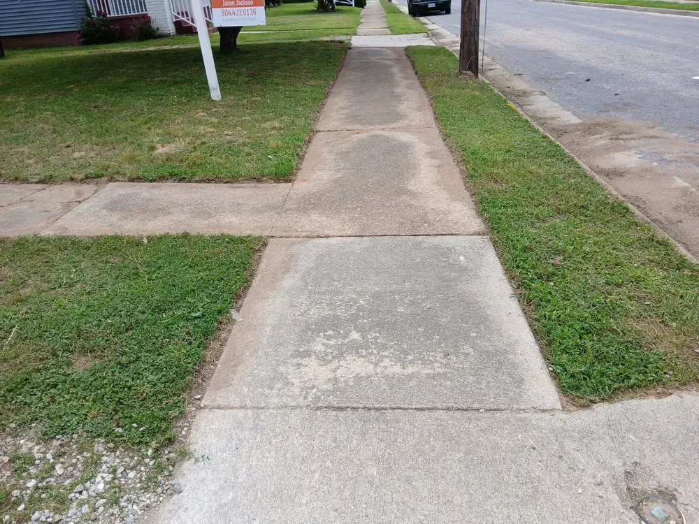 Top-rated yard maintenance in Petersburg, VA by Henry MB Lawn Care Service